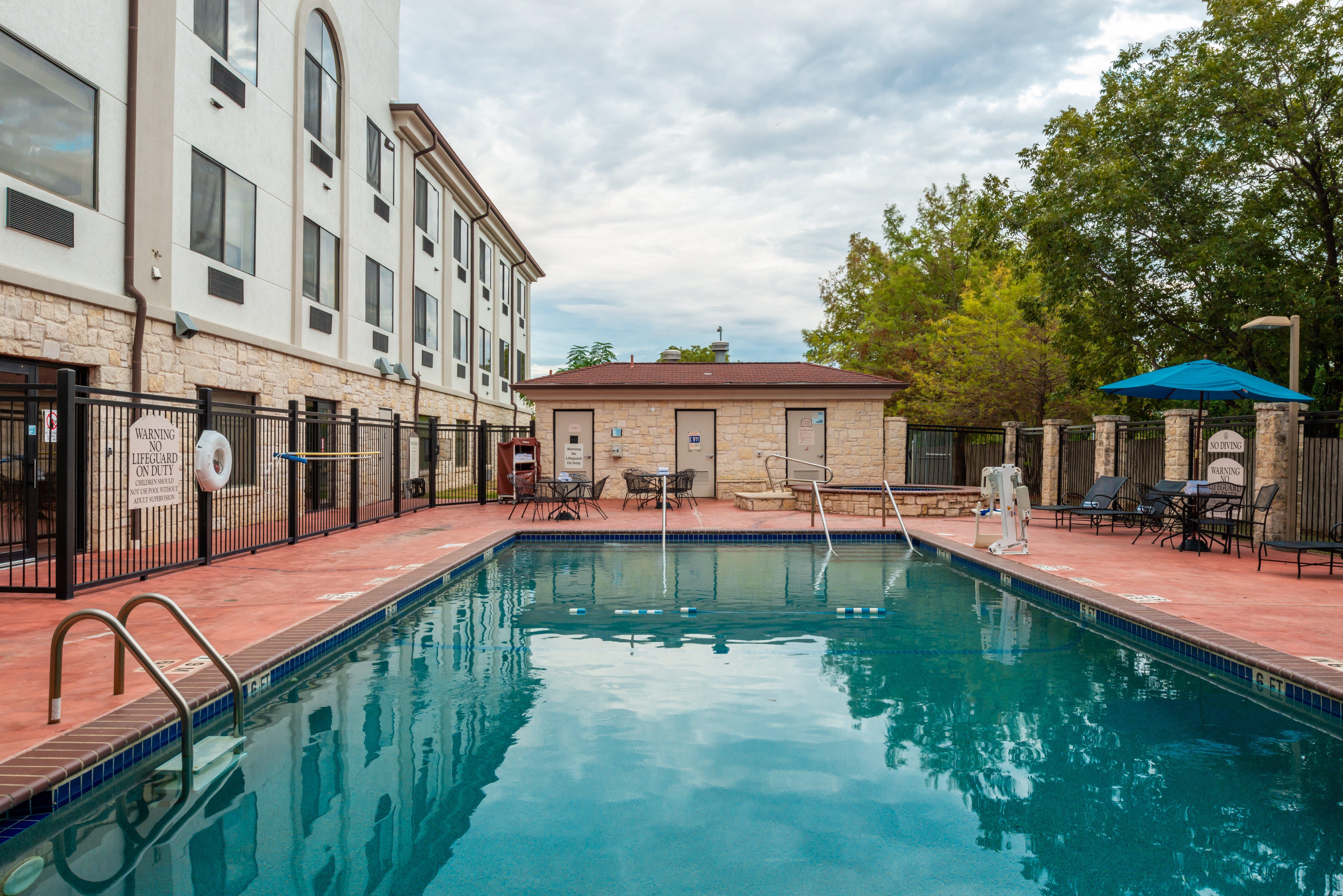 Holiday Inn Express & Suites Austin Nw - Lakeline By Ihg Bagian luar foto